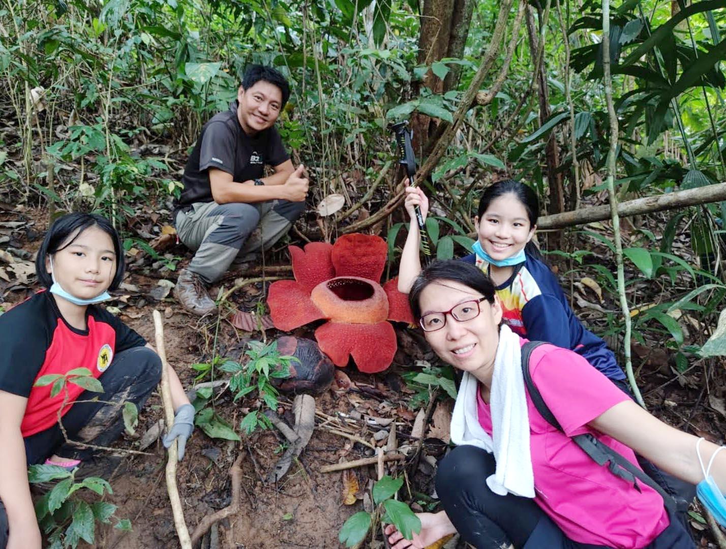 Hiking family photob.jpg