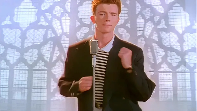 Rickroll源于英国歌手Rick Astley的1987年歌曲《Never Gonna Give You Up》